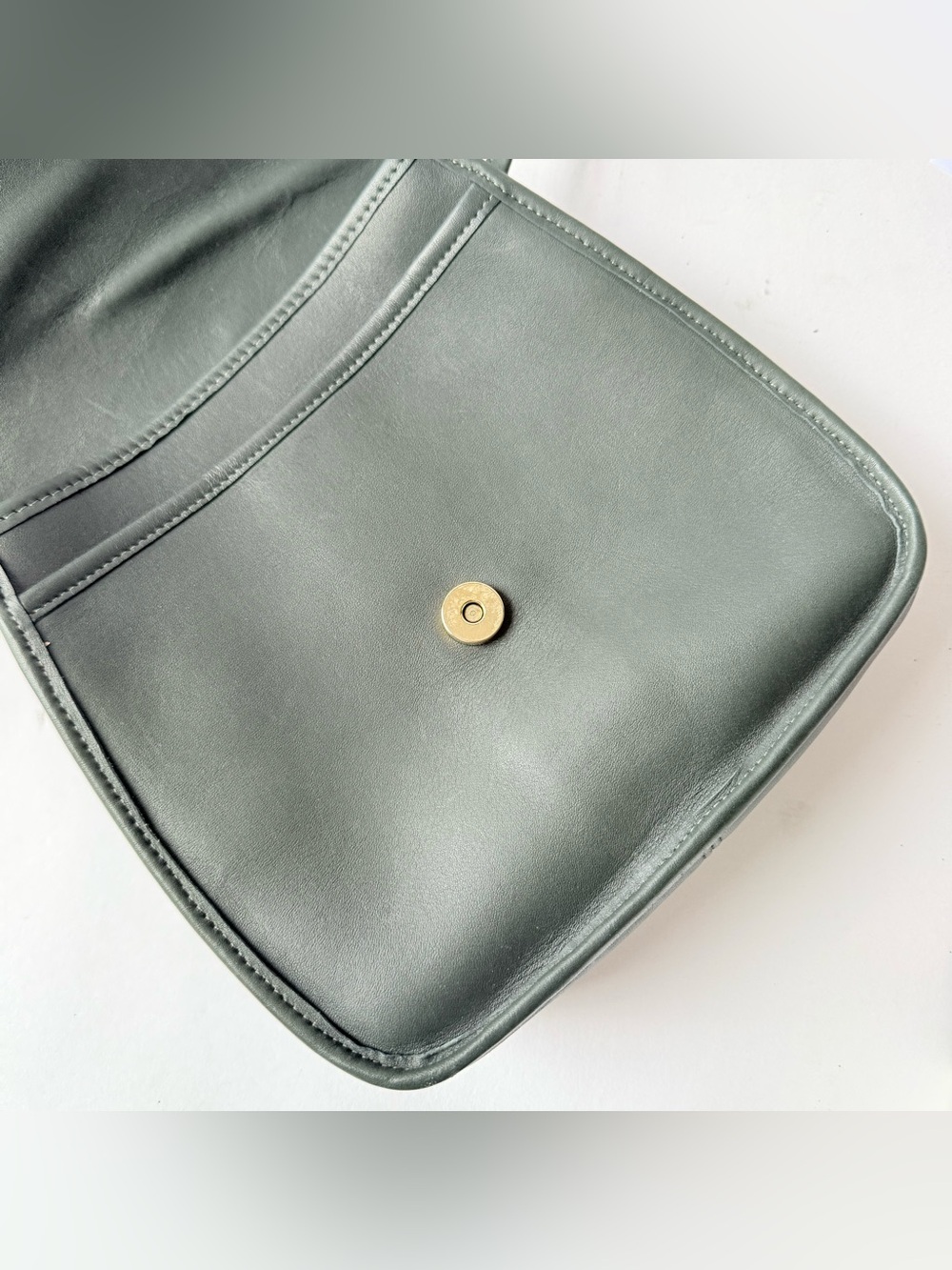 Vintage COACH Lindsay Green Leather Flap Crossbody Bag Purse 1992 AUTHENTICATED - Picture 5 of 16
